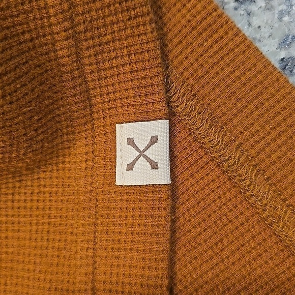 BLAKE SHELTON X LANDS' END THERMAL KNIT HENLEY. SIZE MEDIUM TALL.38-40. - Picture 5 of 6